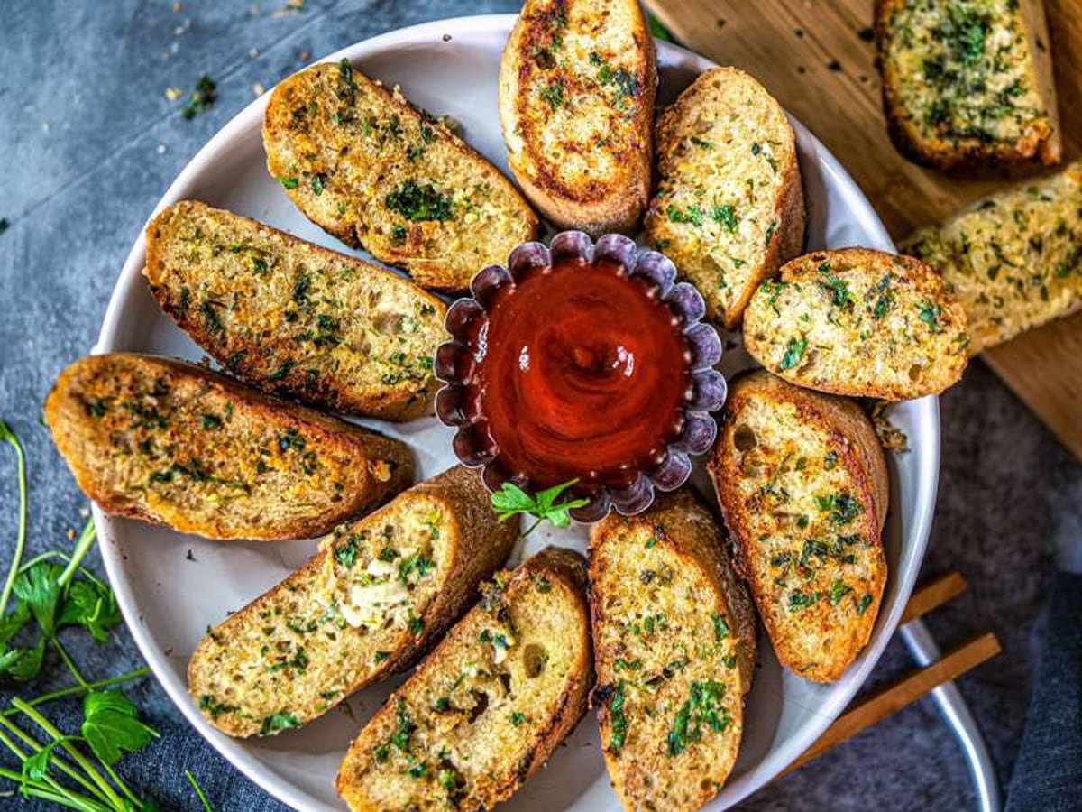 Garlic Breads Pizza Express